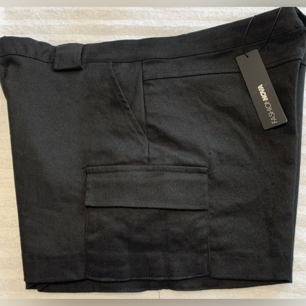 NOT FOR SALE Fashion nova caught you looking cargo skort